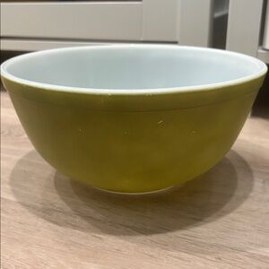 Pyrex Verde 403. Matte finish.